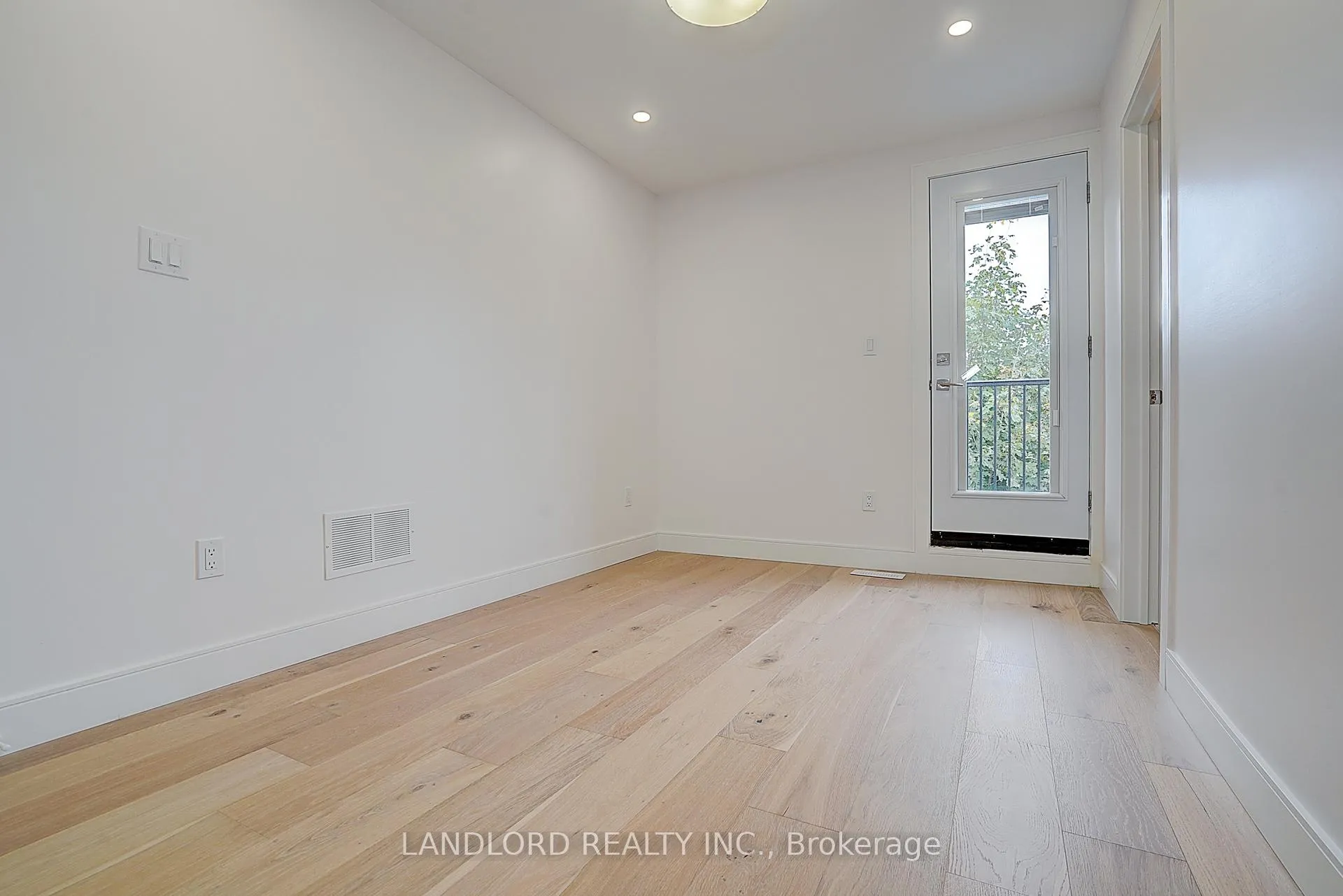Photo 33 of Unit Unit 3, 1344 Pape Avenue, Toronto, Broadview North — HOMEH