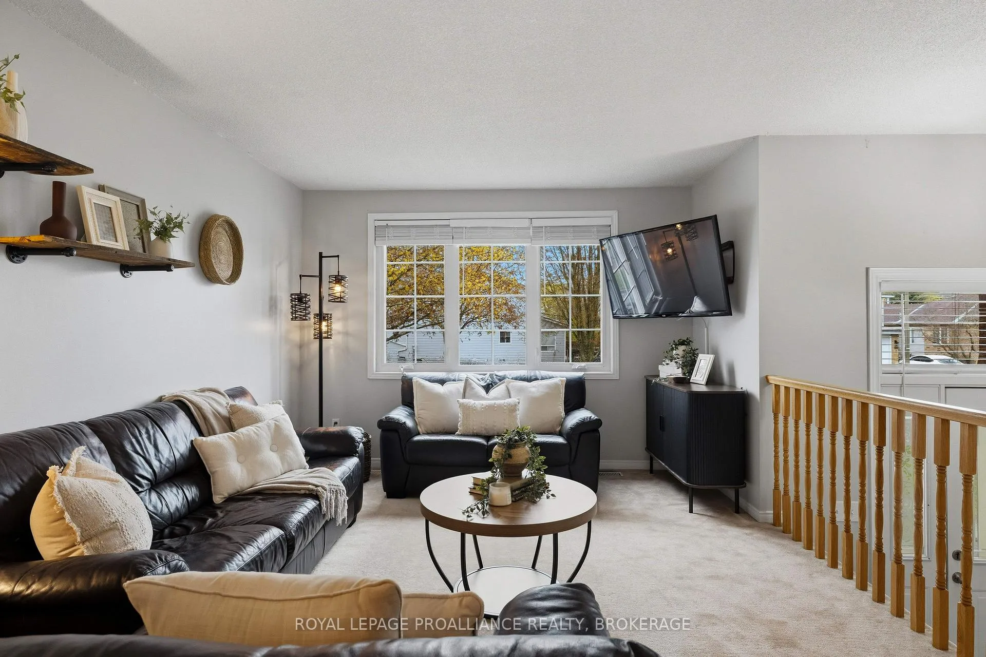Photo 6 of 1044 Waterbury Crescent, Kingston, City Southwest — HOMEH