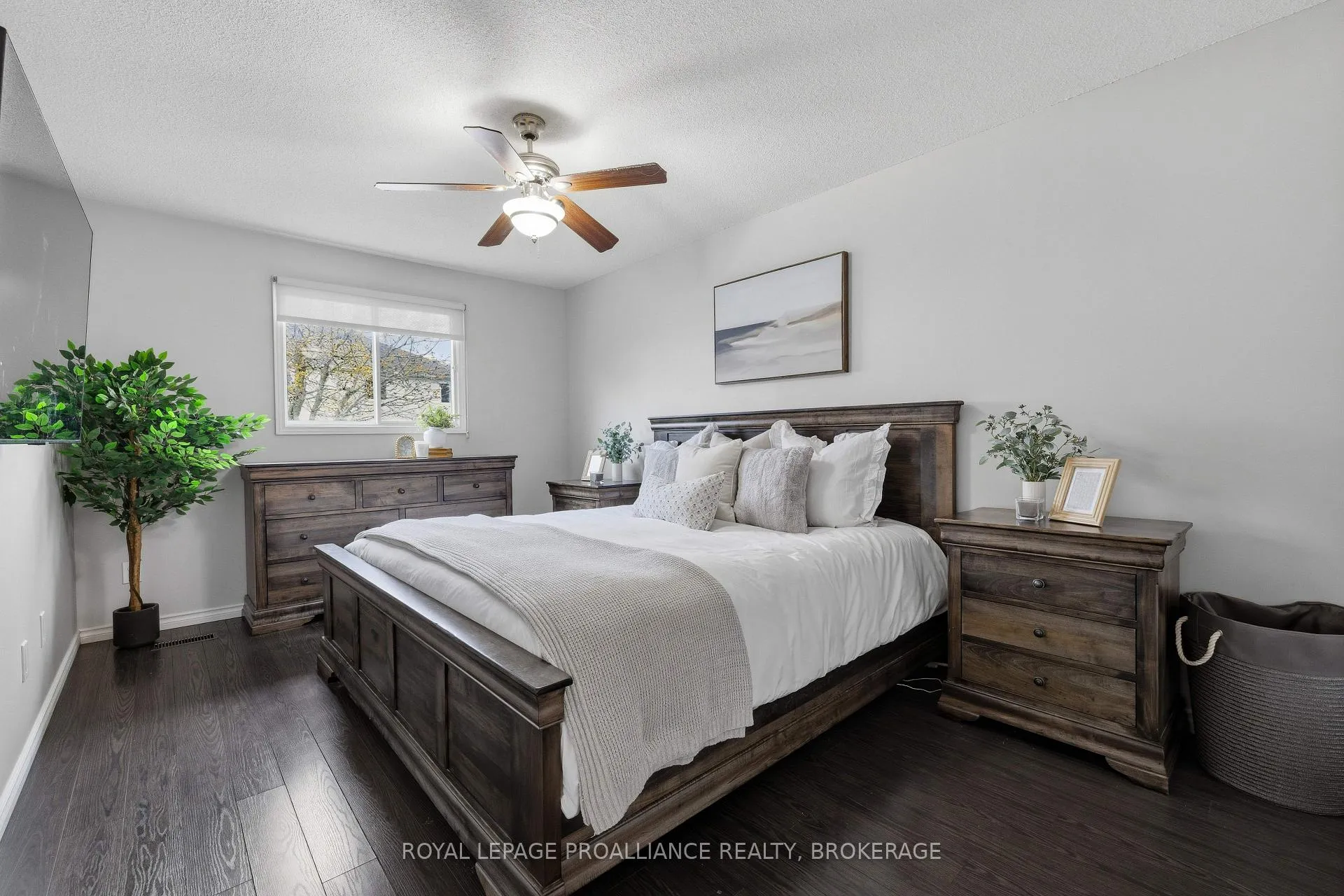 Photo 22 of 1044 Waterbury Crescent, Kingston, City Southwest — HOMEH
