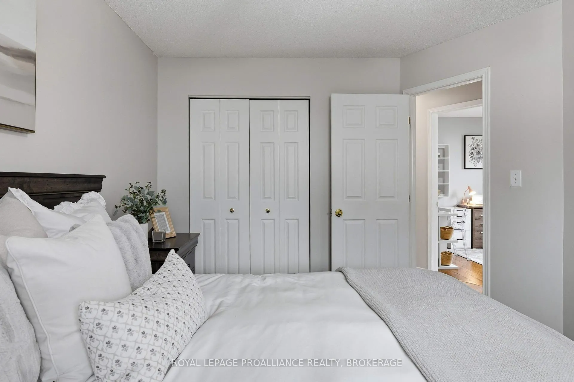 Photo 23 of 1044 Waterbury Crescent, Kingston, City Southwest — HOMEH