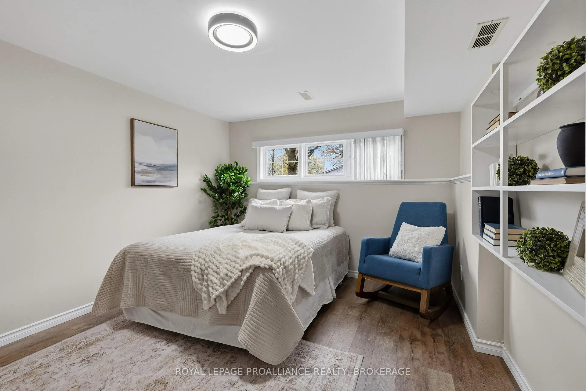 Photo 24 of 1044 Waterbury Crescent, Kingston, City Southwest — HOMEH