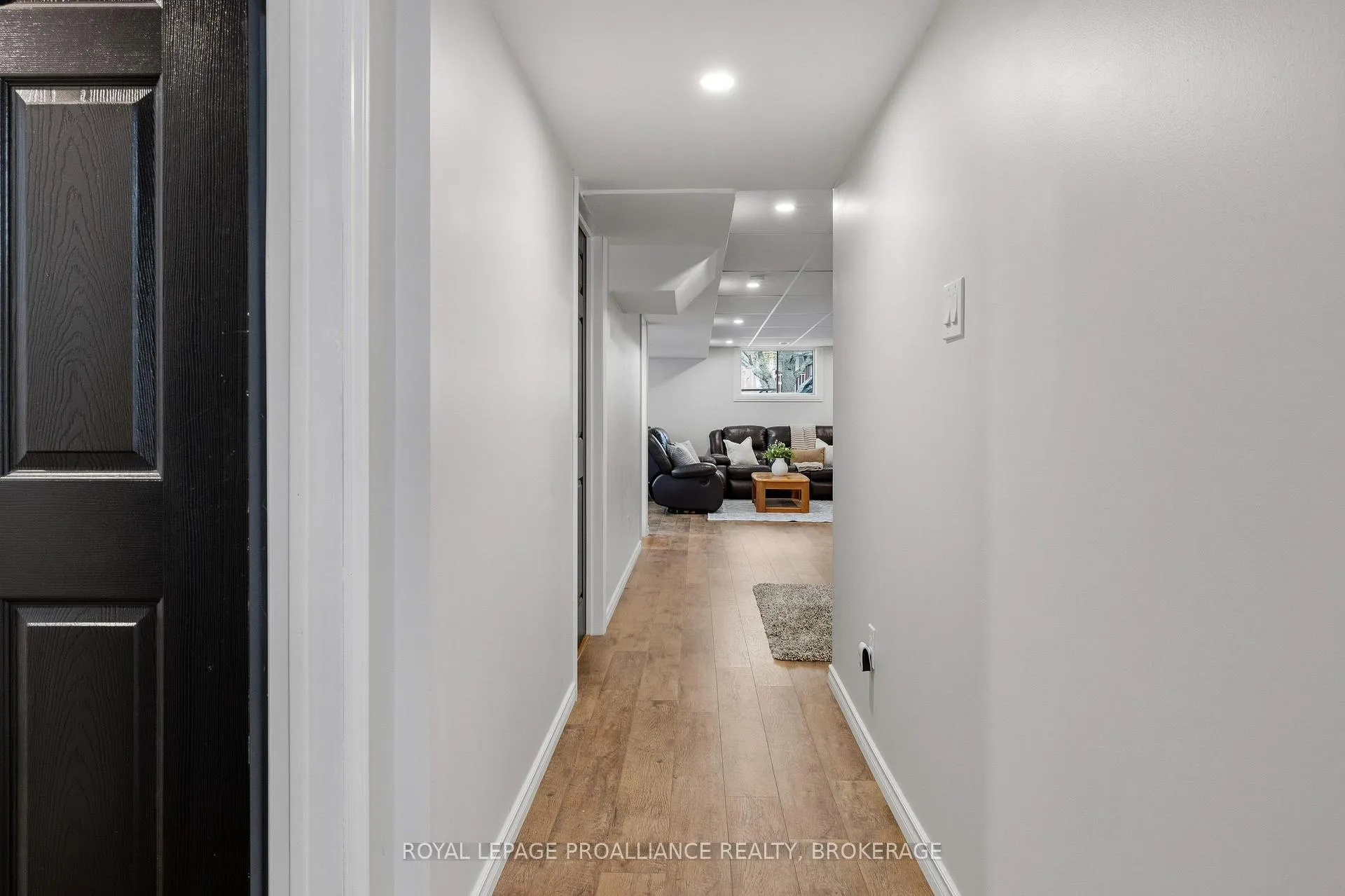 Photo 26 of 1044 Waterbury Crescent, Kingston, City Southwest — HOMEH