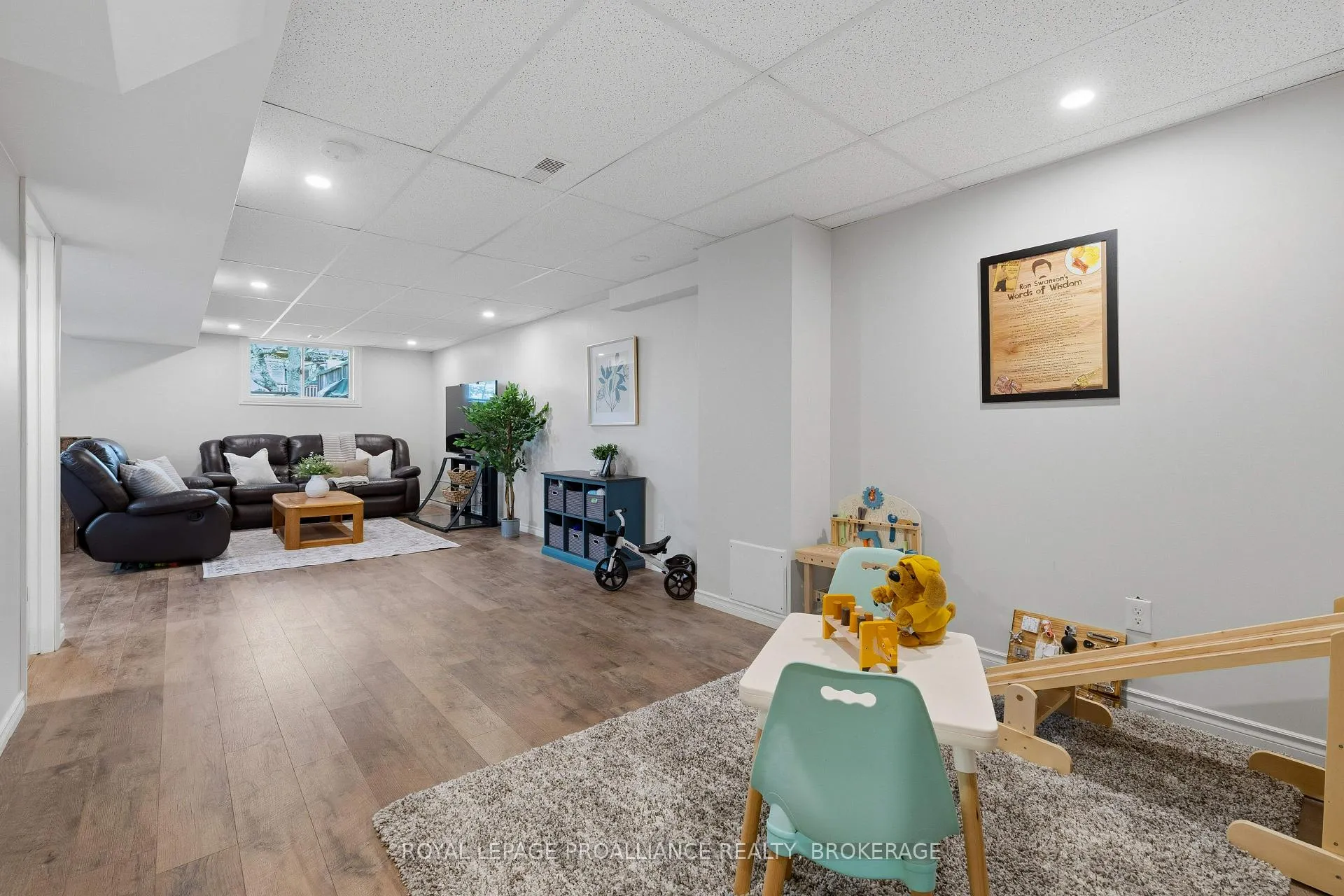 Photo 28 of 1044 Waterbury Crescent, Kingston, City Southwest — HOMEH