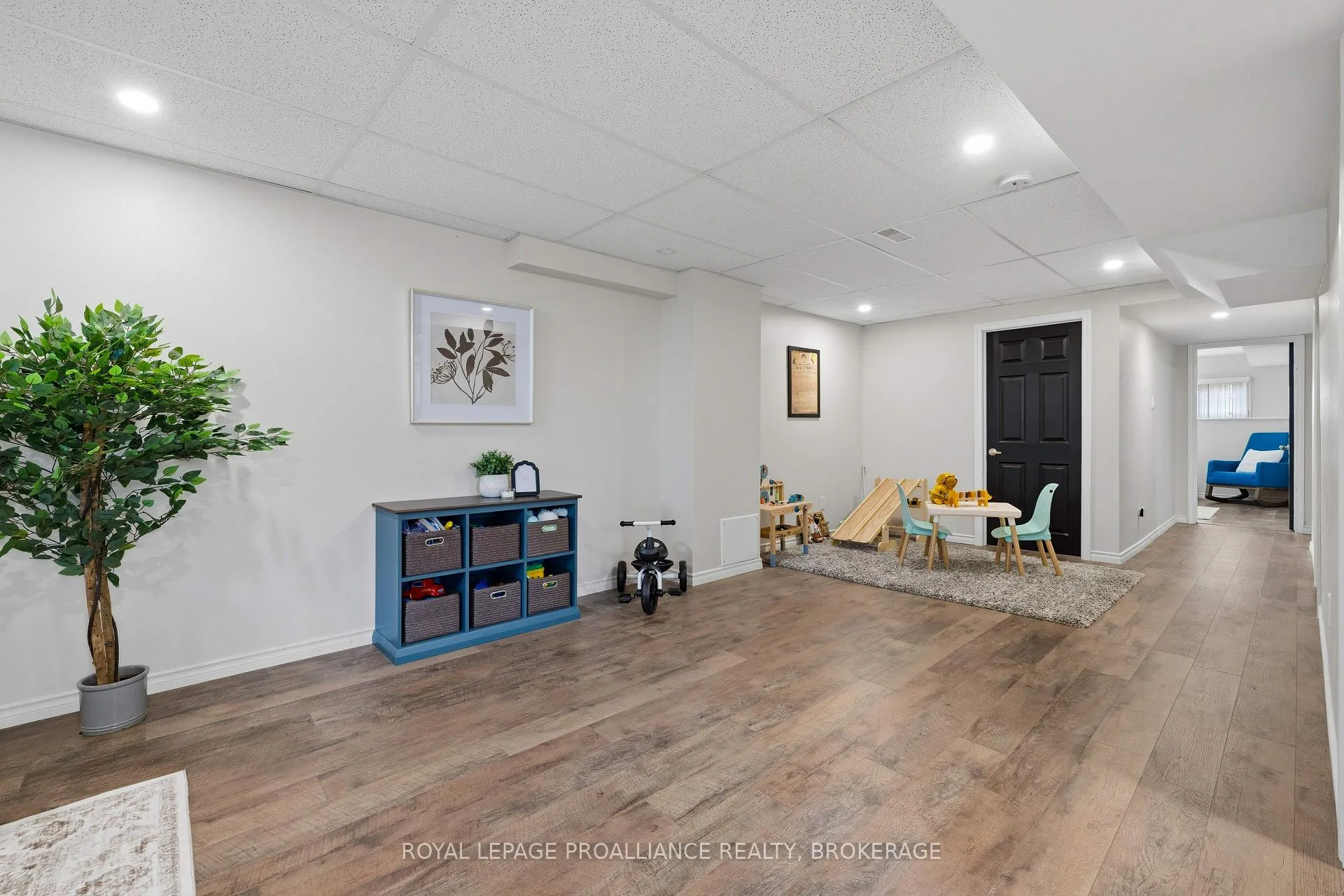 Photo 30 of 1044 Waterbury Crescent, Kingston, City Southwest — HOMEH