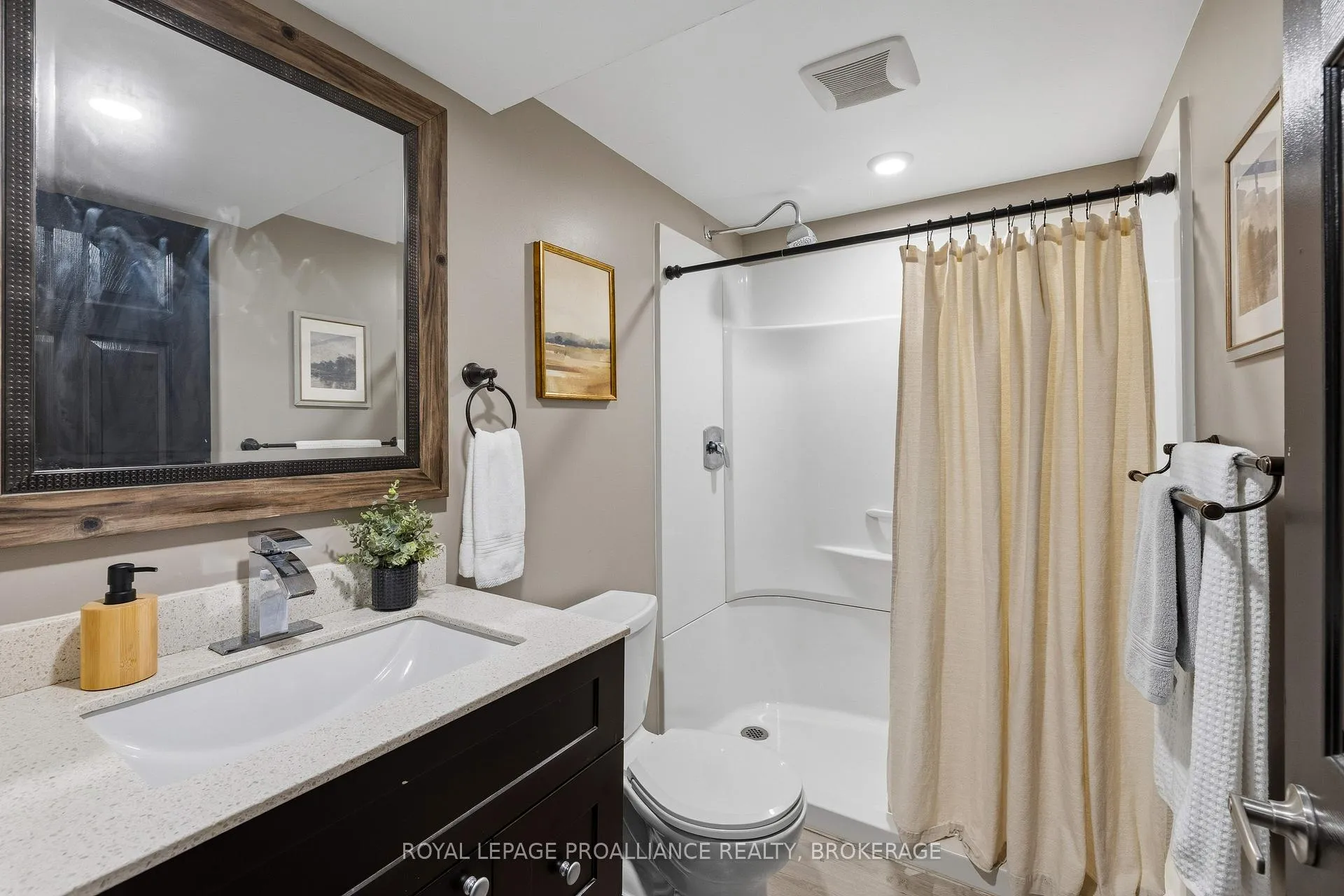Photo 32 of 1044 Waterbury Crescent, Kingston, City Southwest — HOMEH