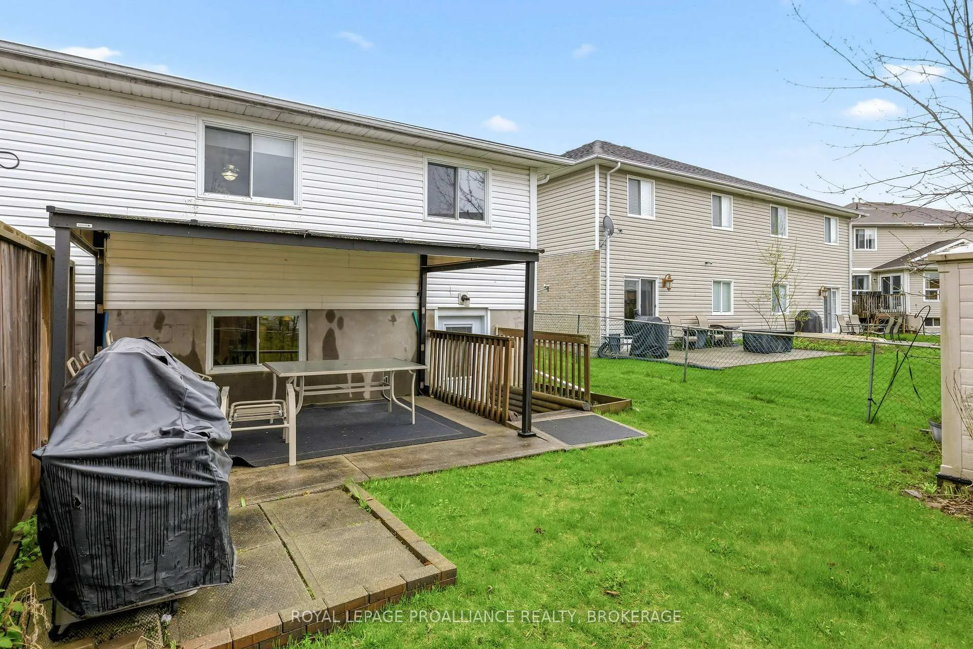 Photo 37 of 1044 Waterbury Crescent, Kingston, City Southwest — HOMEH