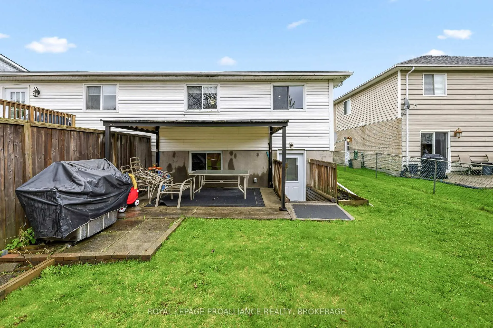Photo 38 of 1044 Waterbury Crescent, Kingston, City Southwest — HOMEH