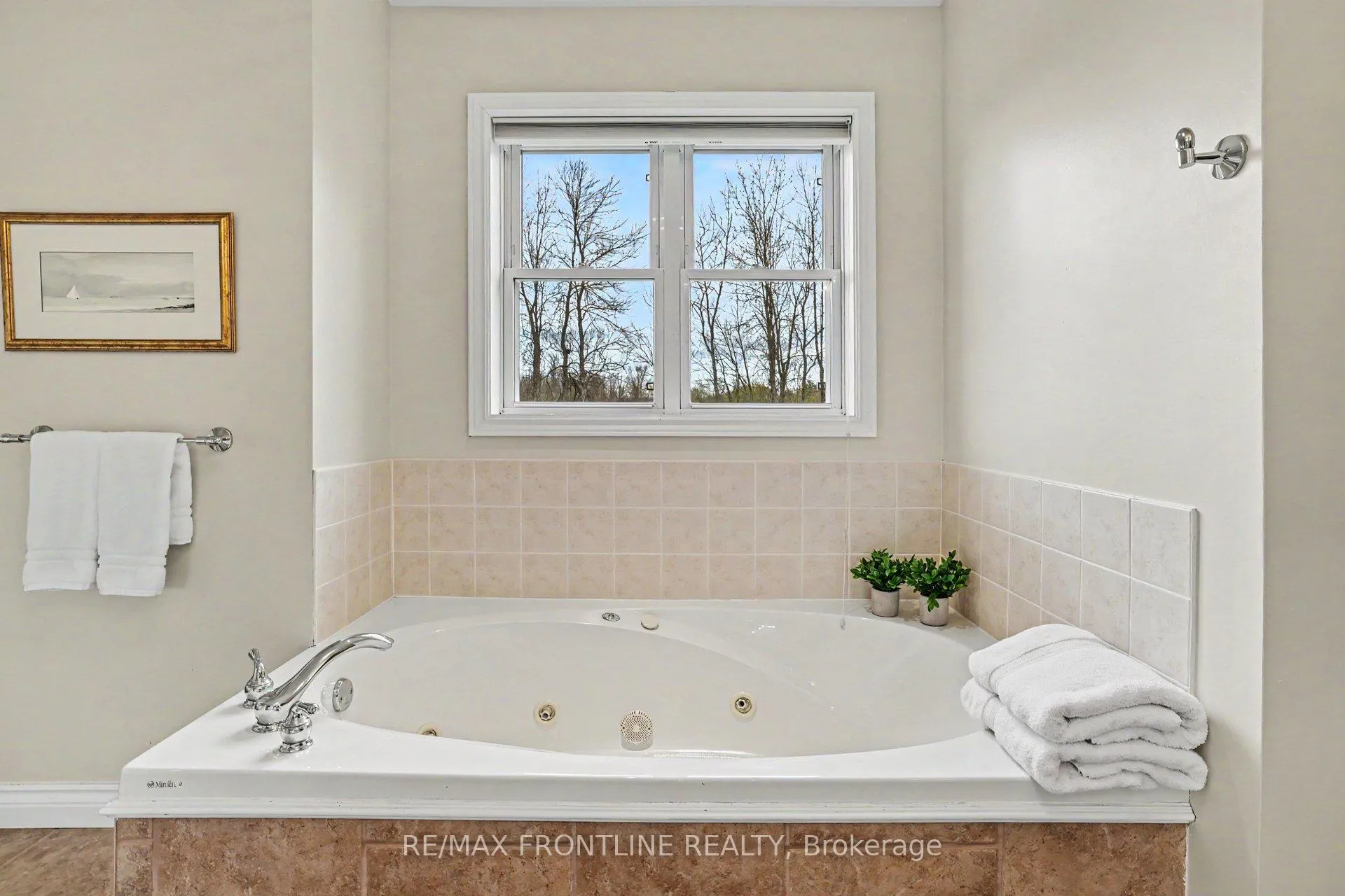 Photo 35 of 146 Orchard Crescent, Tay Valley, Bathurst/Burgess & Sherbrooke (Bathurst) Twp — HOMEH