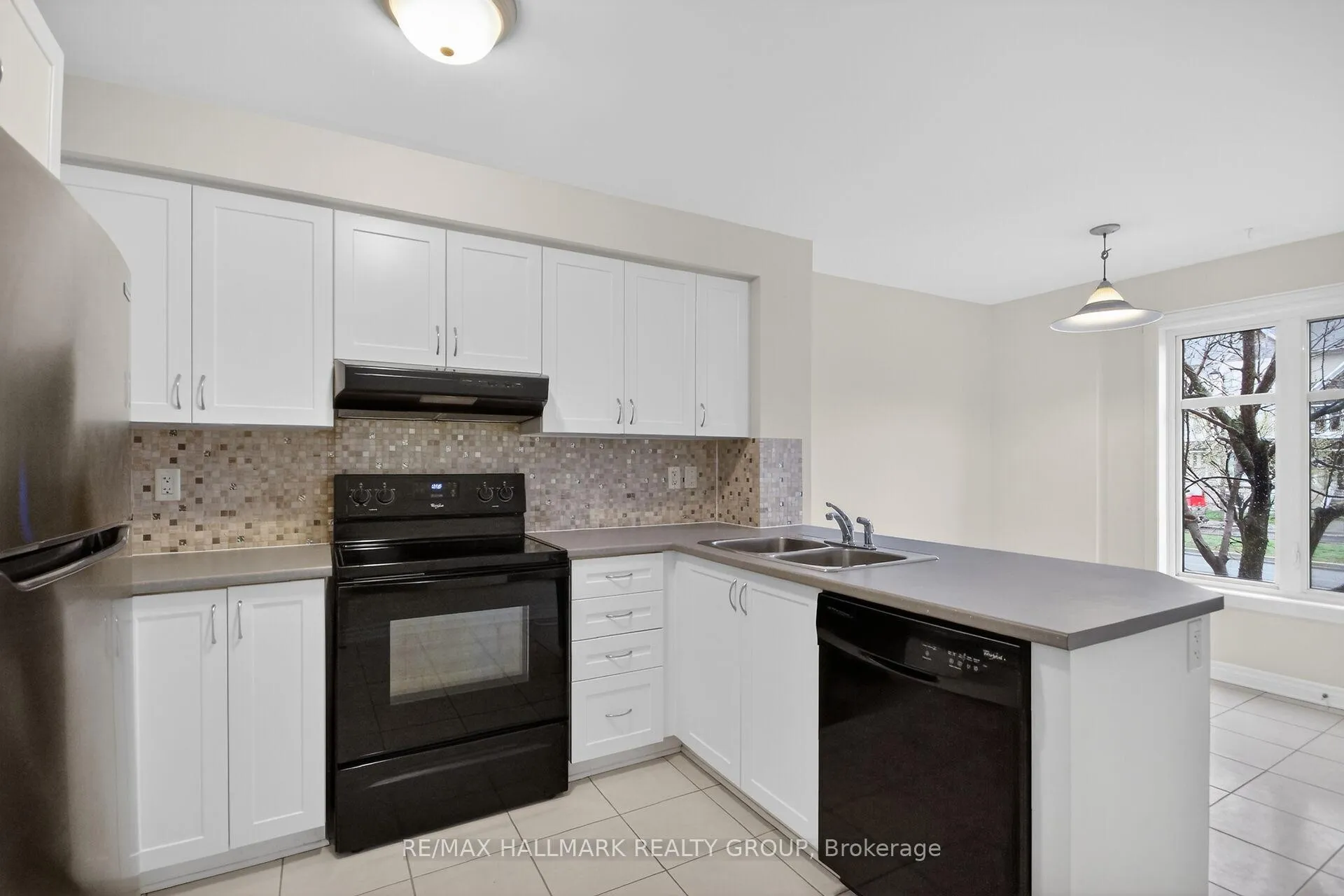 Photo 11 of 613-A Chapman Mills Drive, Ottawa, Barrhaven - Strandherd — HOMEH