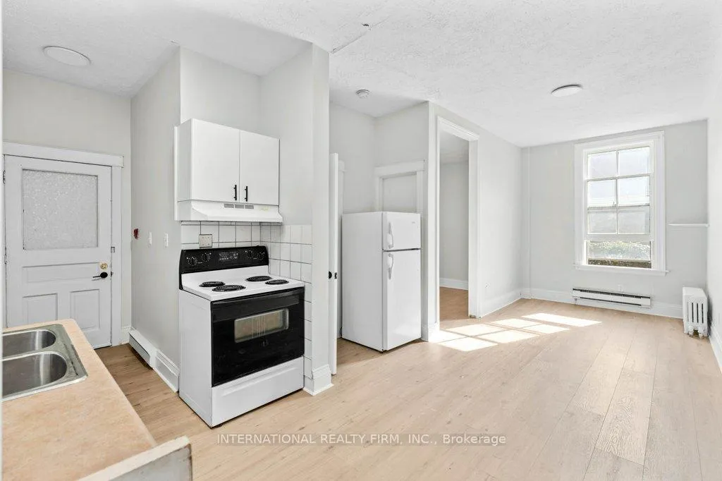 Photo 3 of 67 Ontario Avenue, Hamilton, Stinson — HOMEH