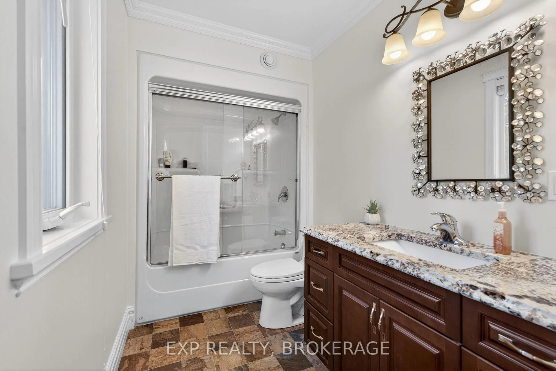 Photo 33 of 1800 Sydenham Road, Kingston, City North of 401 — HOMEH