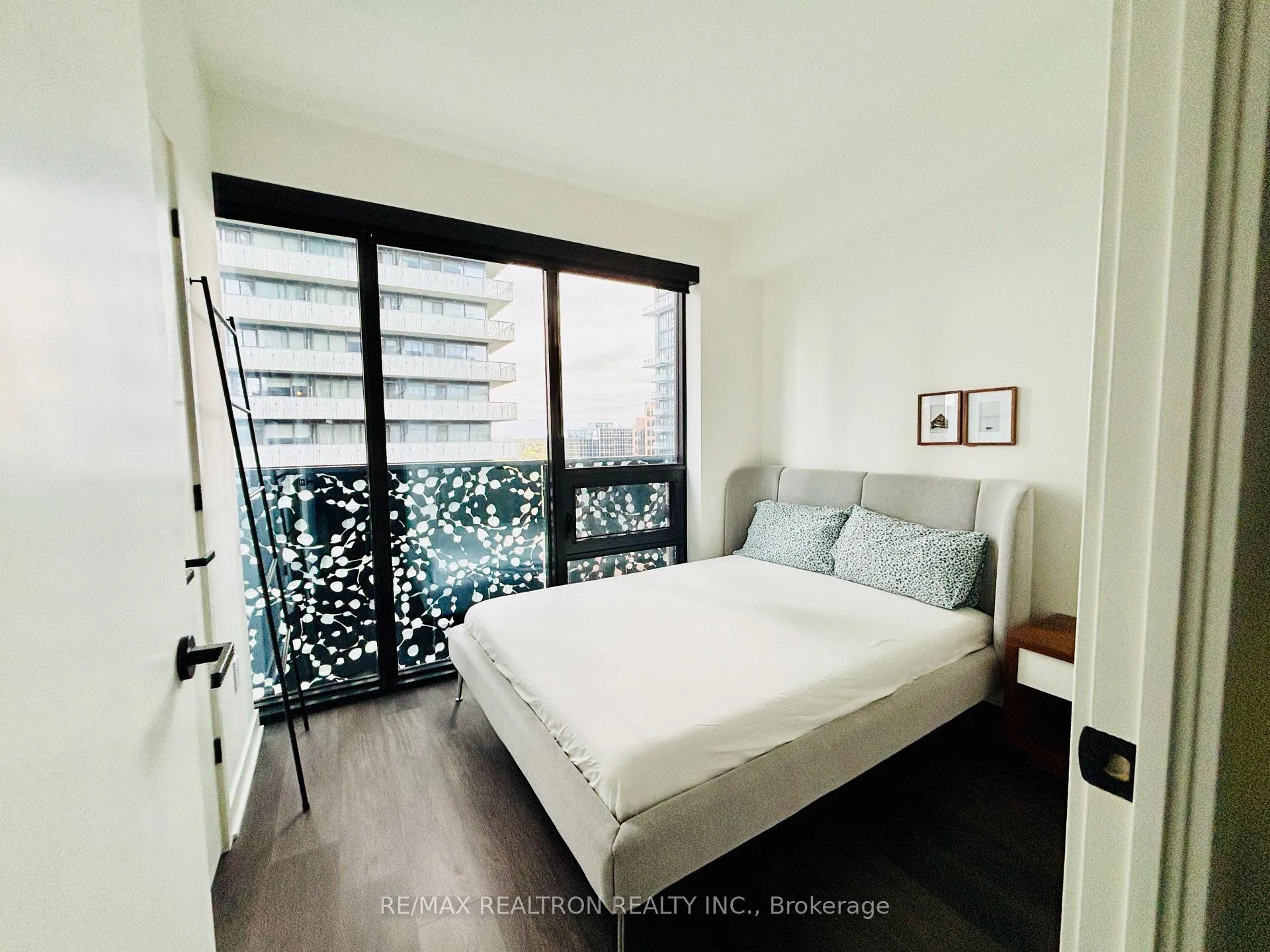 Photo 15 of Unit 1910, 55 Charles Street, Toronto, Church-Yonge Corridor — HOMEH