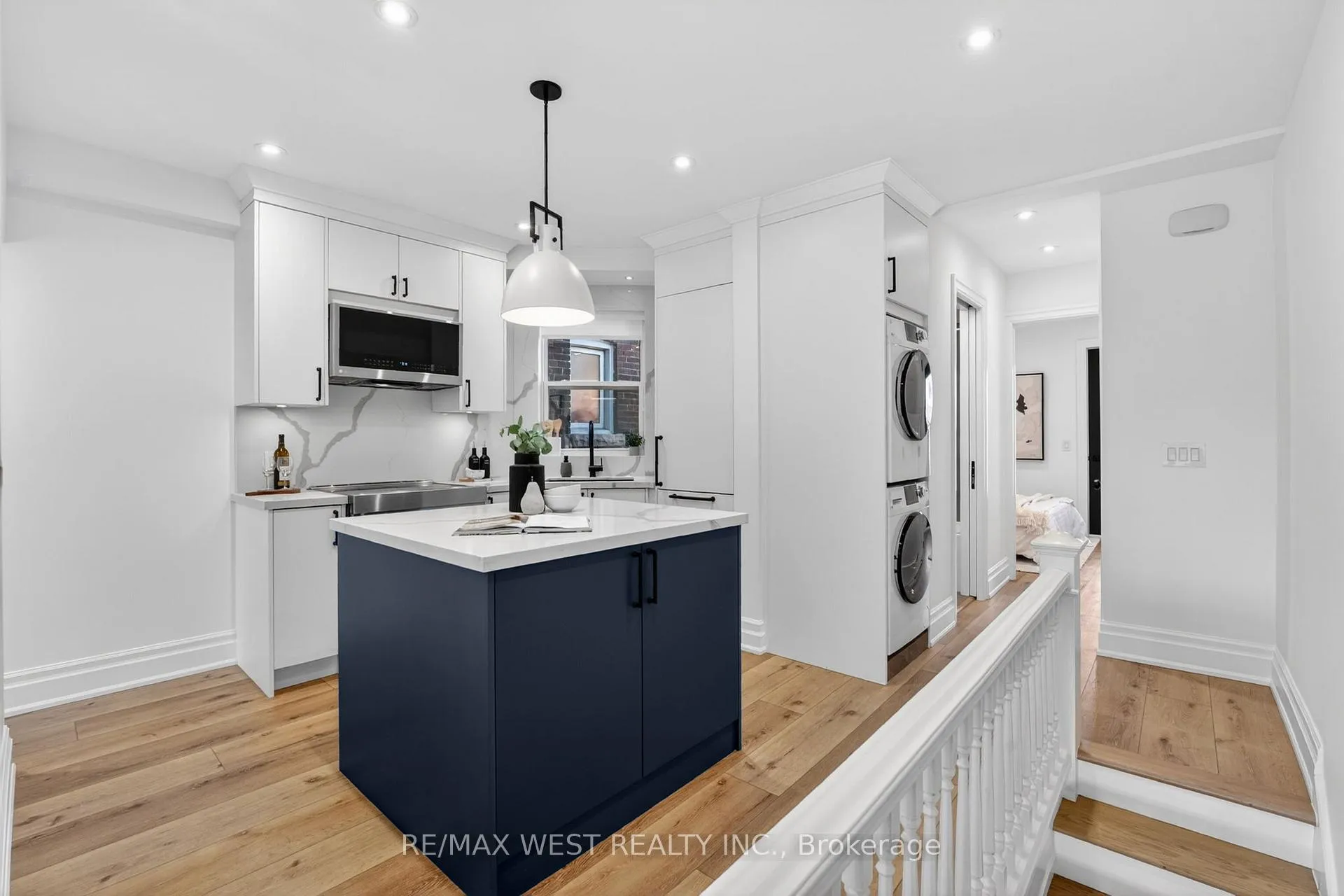 Photo 5 of Unit Upper, 518 Roxton Road, Toronto, Palmerston-Little Italy — HOMEH