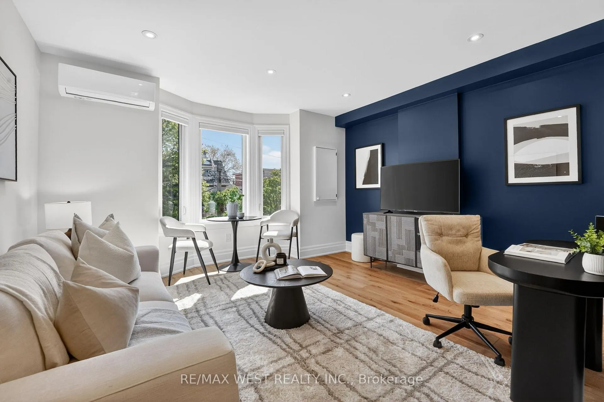 Photo 8 of Unit Upper, 518 Roxton Road, Toronto, Palmerston-Little Italy — HOMEH