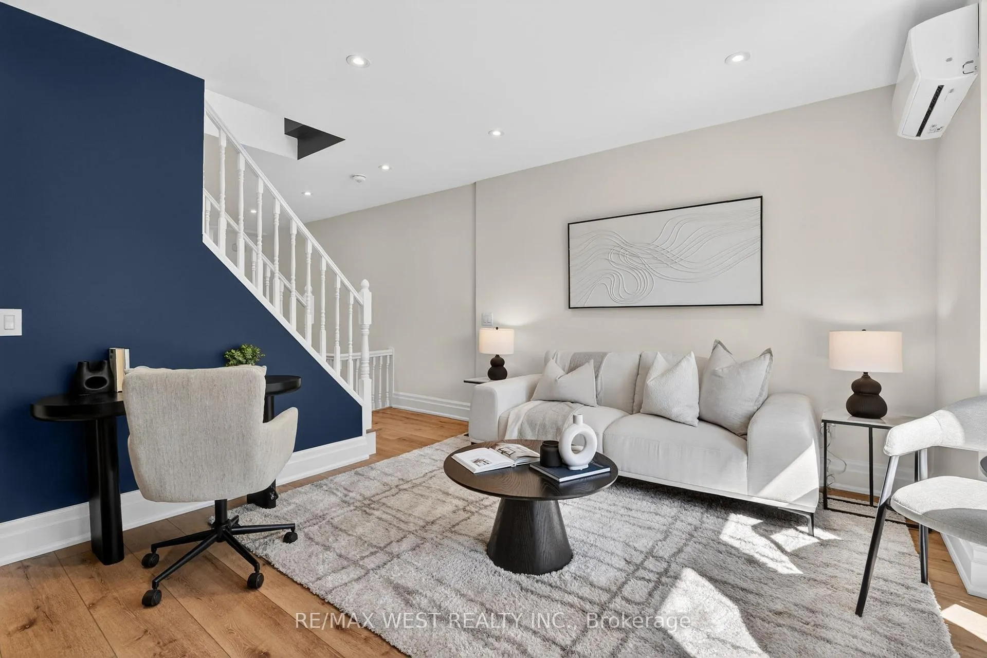 Photo 10 of Unit Upper, 518 Roxton Road, Toronto, Palmerston-Little Italy — HOMEH