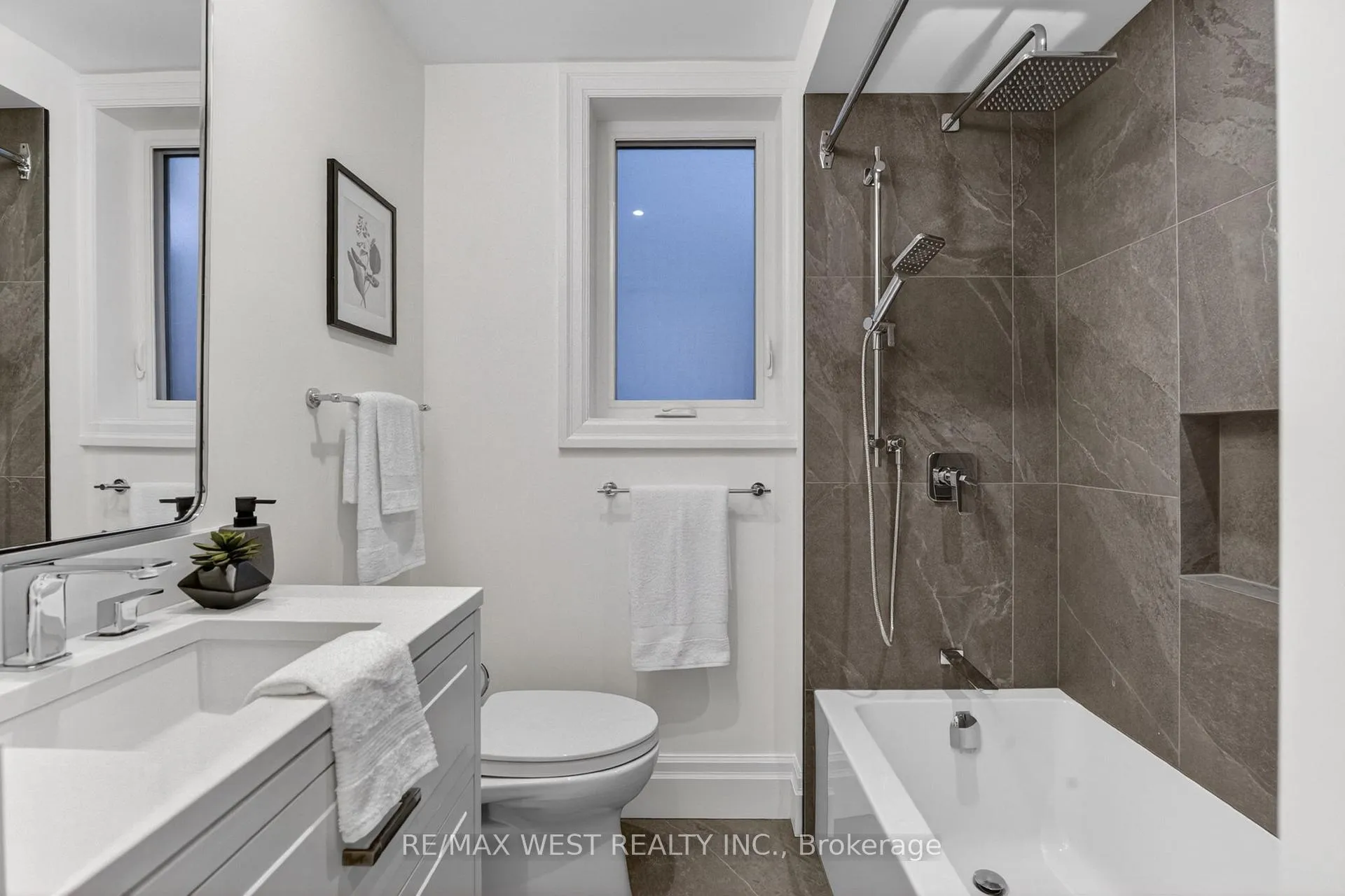 Photo 14 of Unit Upper, 518 Roxton Road, Toronto, Palmerston-Little Italy — HOMEH