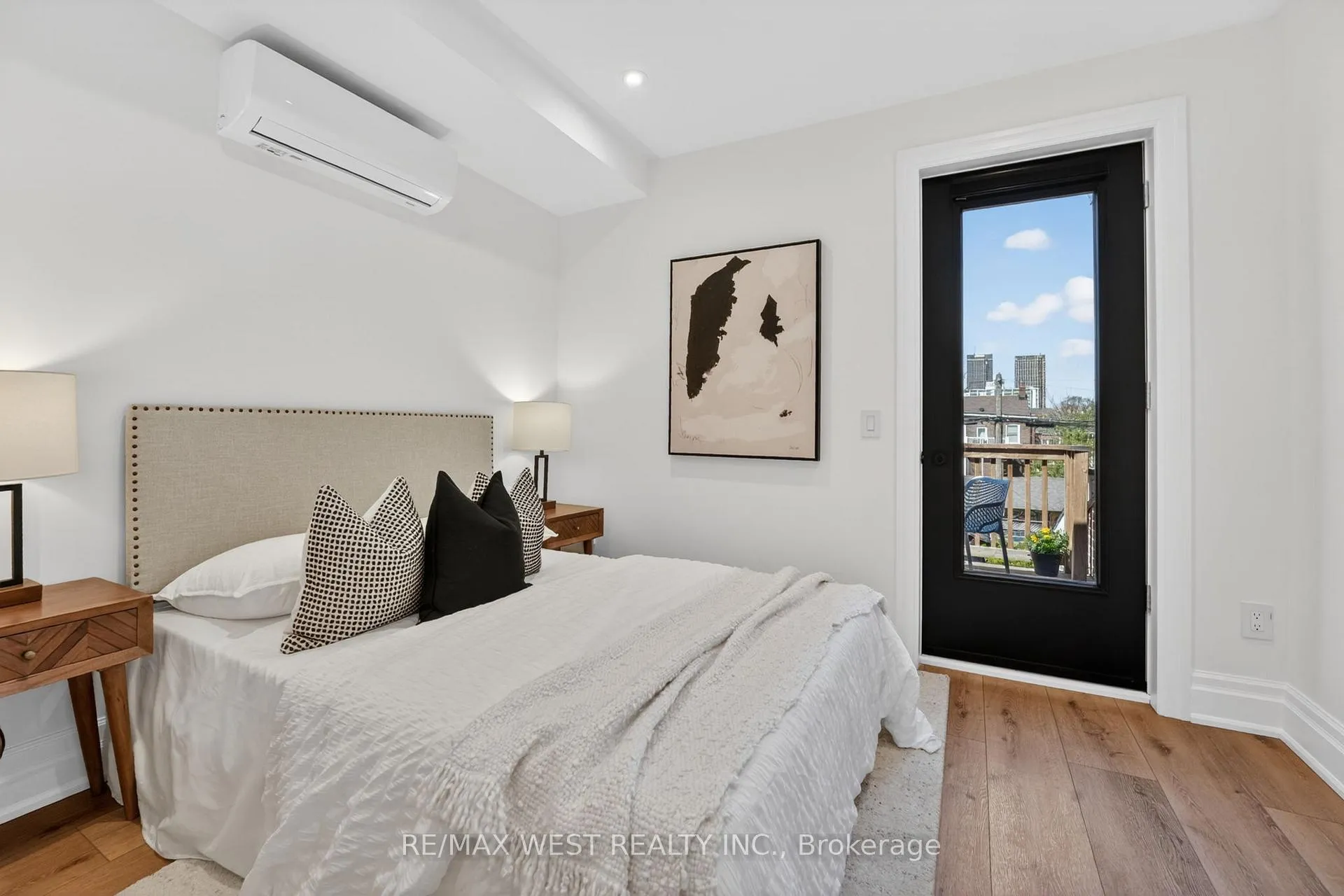 Photo 15 of Unit Upper, 518 Roxton Road, Toronto, Palmerston-Little Italy — HOMEH