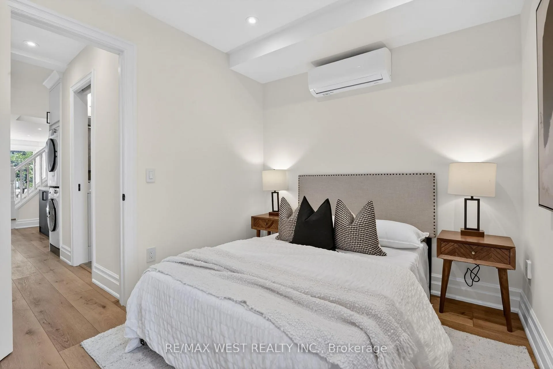 Photo 16 of Unit Upper, 518 Roxton Road, Toronto, Palmerston-Little Italy — HOMEH