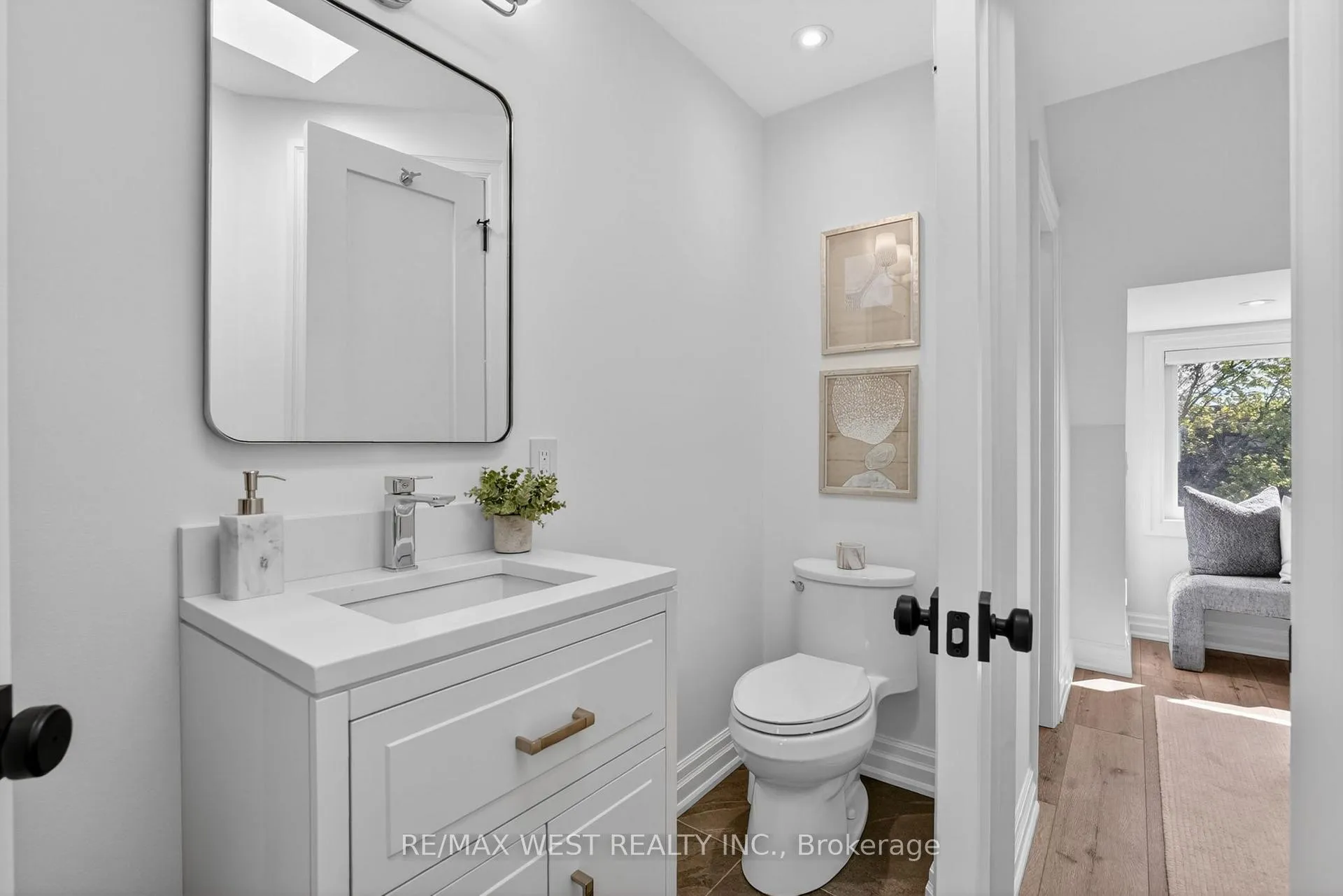 Photo 20 of Unit Upper, 518 Roxton Road, Toronto, Palmerston-Little Italy — HOMEH