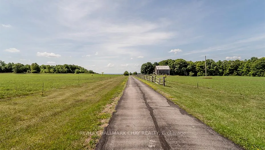 Photo 3 of 1084 Coughlin Road W, Springwater, Rural Springwater — HOMEH