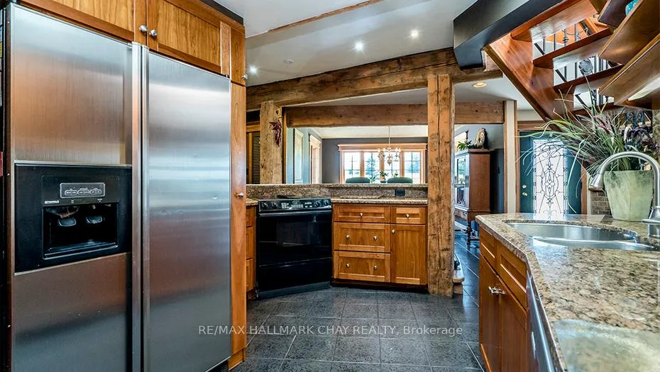 Photo 8 of 1084 Coughlin Road W, Springwater, Rural Springwater — HOMEH