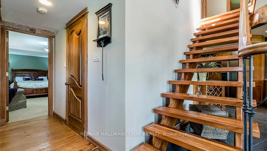Photo 14 of 1084 Coughlin Road W, Springwater, Rural Springwater — HOMEH