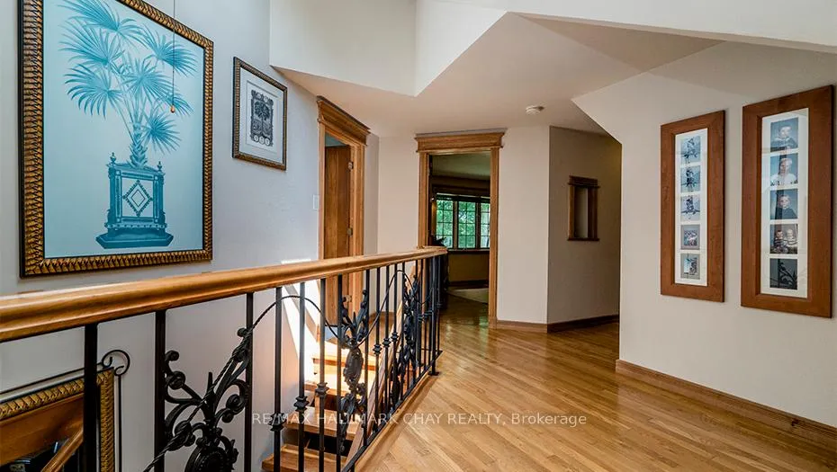 Photo 15 of 1084 Coughlin Road W, Springwater, Rural Springwater — HOMEH