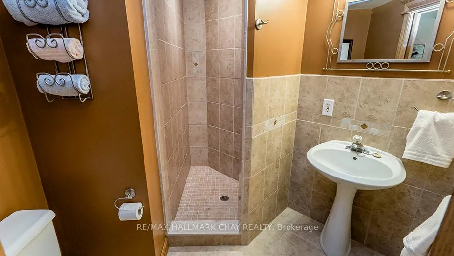 Photo 17 of 1084 Coughlin Road W, Springwater, Rural Springwater — HOMEH