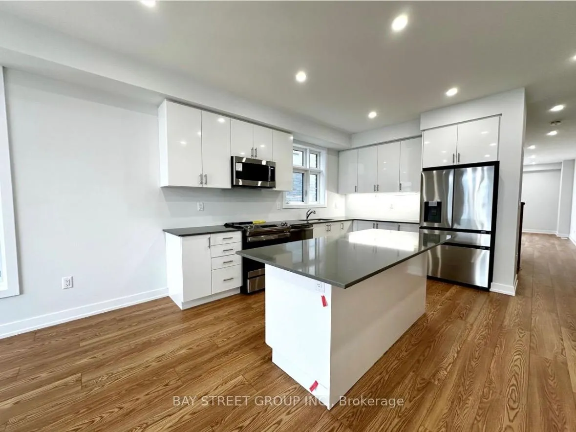 Photo 4 of 1816 Donald Cousens Parkway, Markham, Cornell — HOMEH