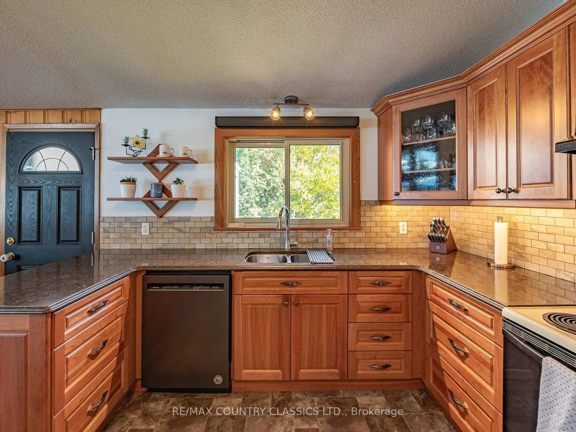 Photo 39 of 27 Martin Lane, North Kawartha — HOMEH