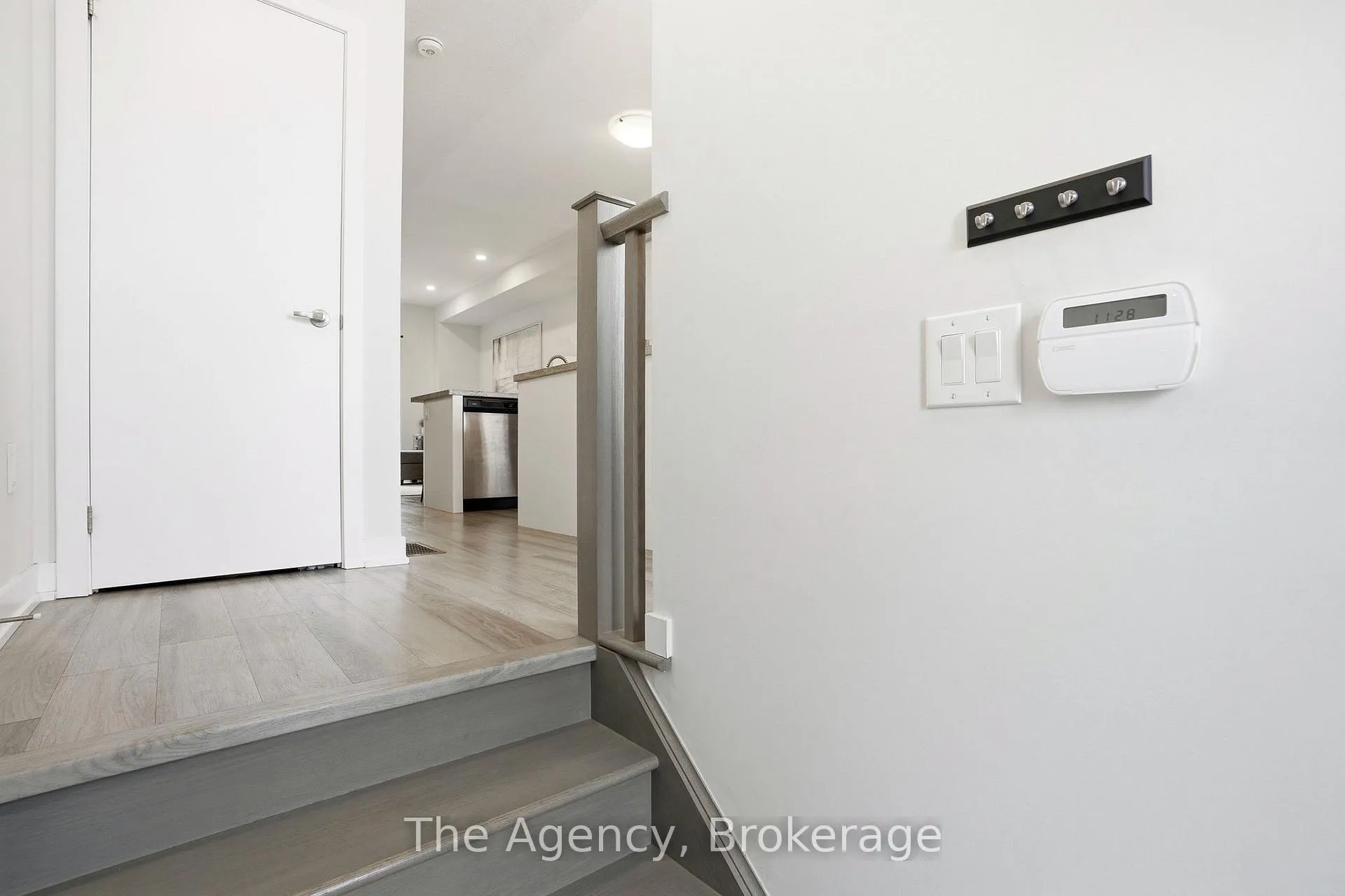 Photo 6 of 59 Markle Crescent, Hamilton, Ancaster — HOMEH