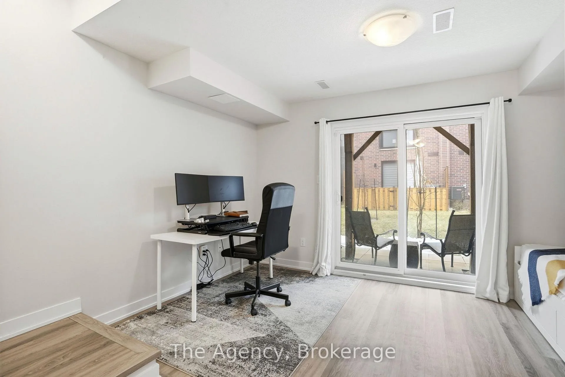 Photo 25 of 59 Markle Crescent, Hamilton, Ancaster — HOMEH