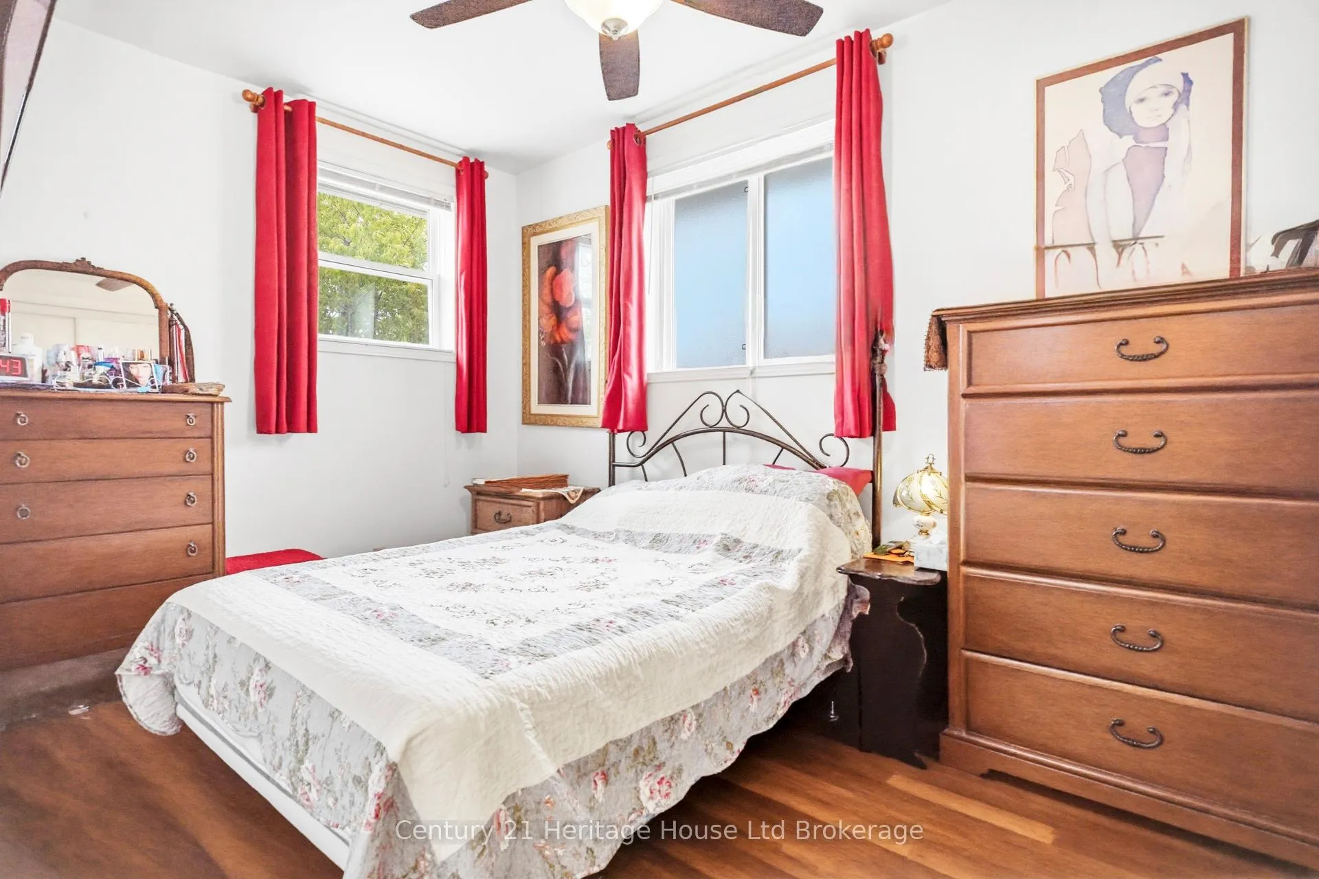 Photo 11 of 454 Grey Street, London, East K — HOMEH