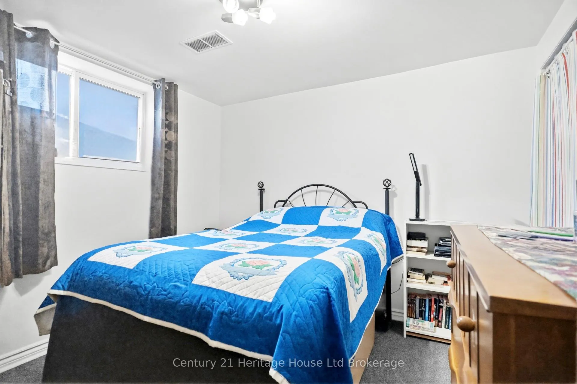 Photo 14 of 454 Grey Street, London, East K — HOMEH