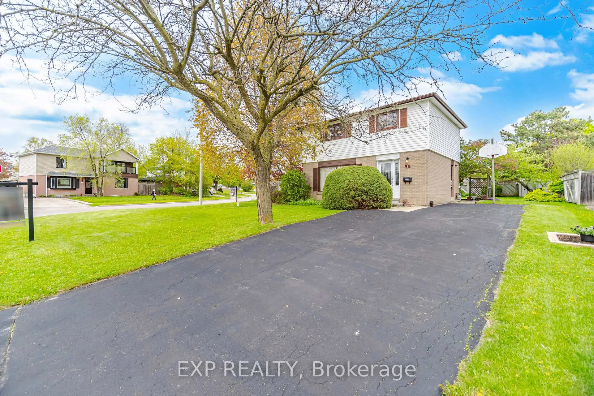 Photo 1 of 1 Flavian Crescent, Brampton, Southgate — HOMEH