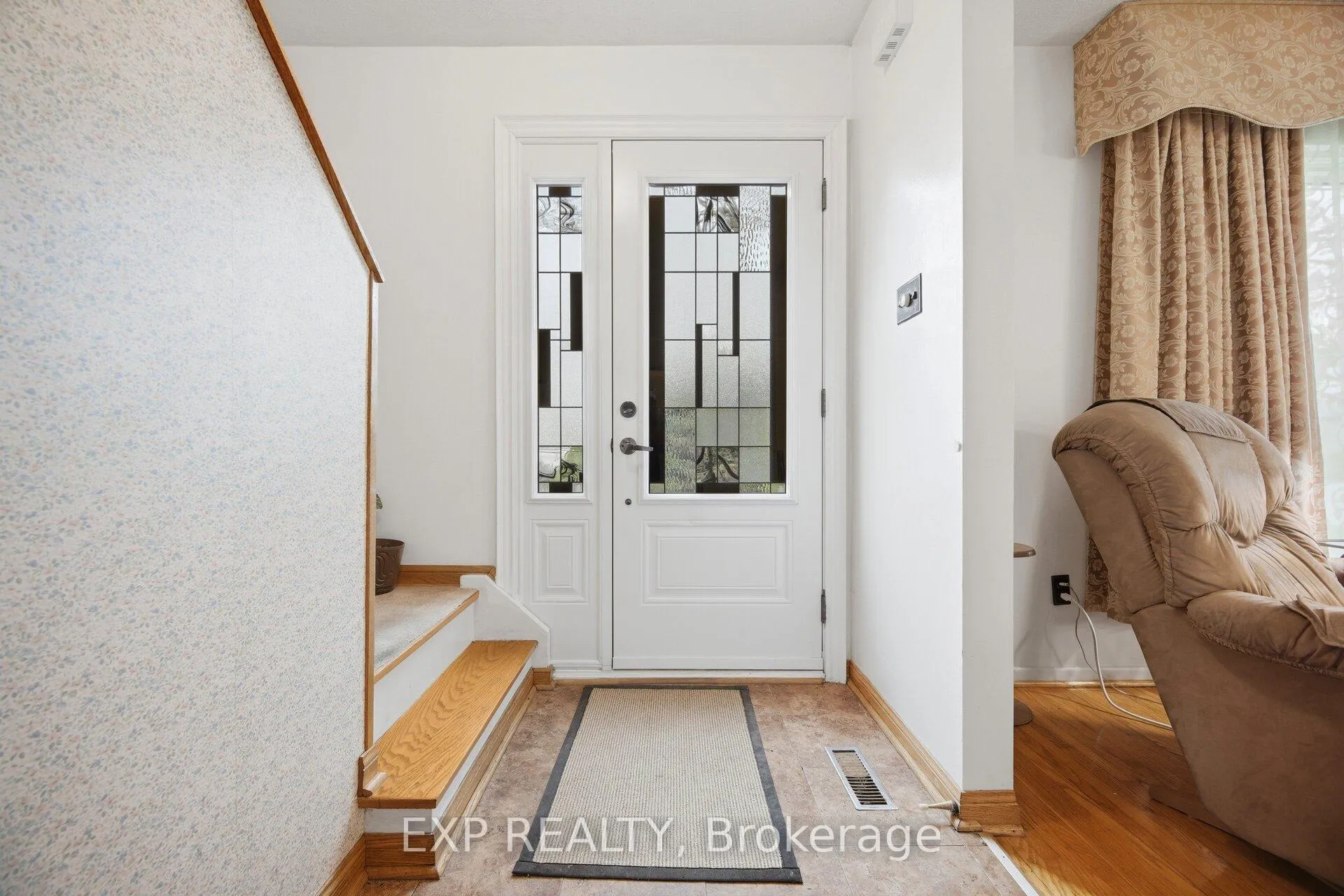 Photo 15 of 1 Flavian Crescent, Brampton, Southgate — HOMEH