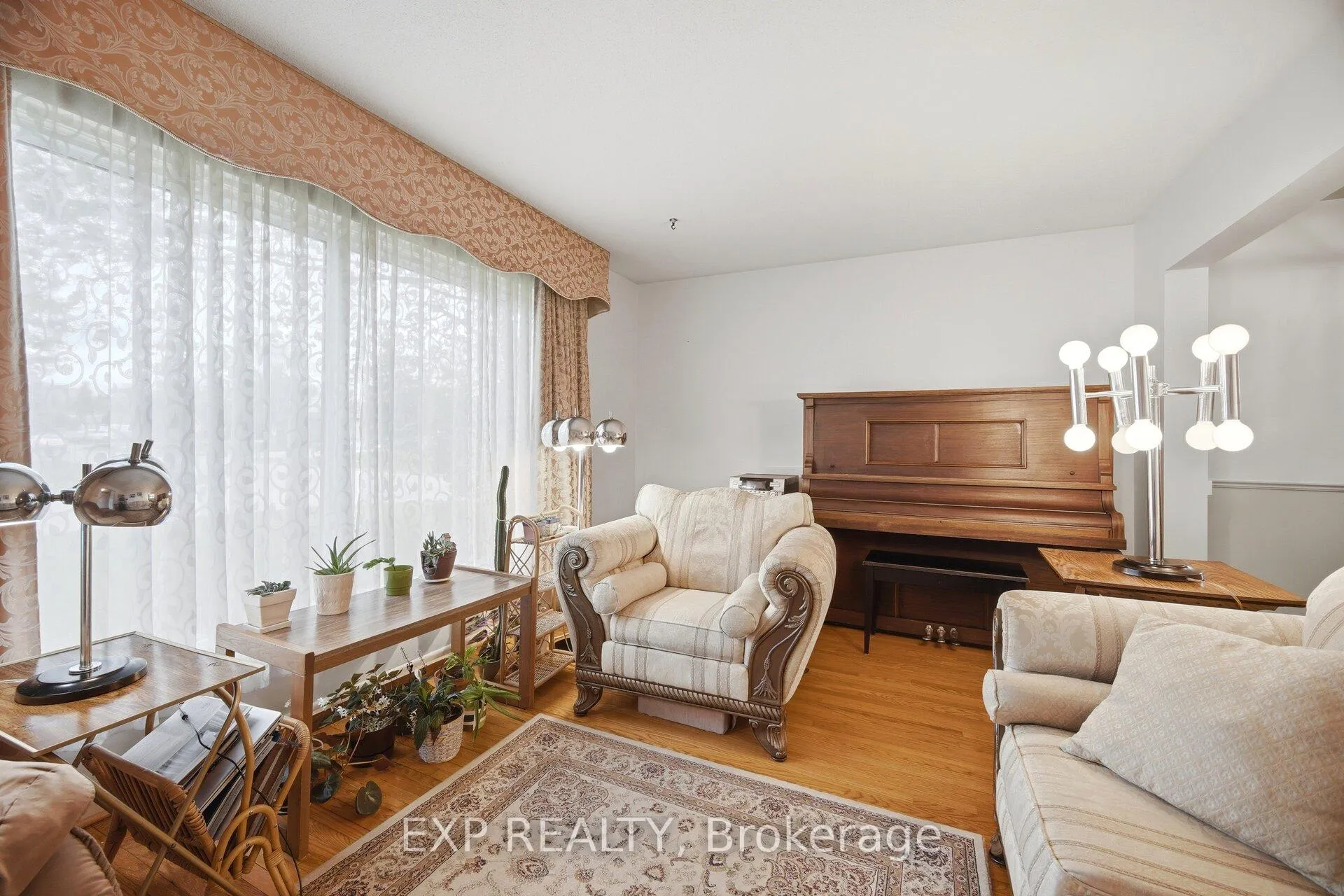 Photo 19 of 1 Flavian Crescent, Brampton, Southgate — HOMEH