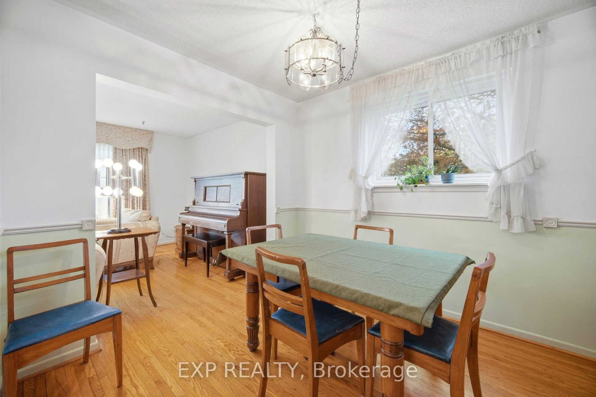 Photo 22 of 1 Flavian Crescent, Brampton, Southgate — HOMEH
