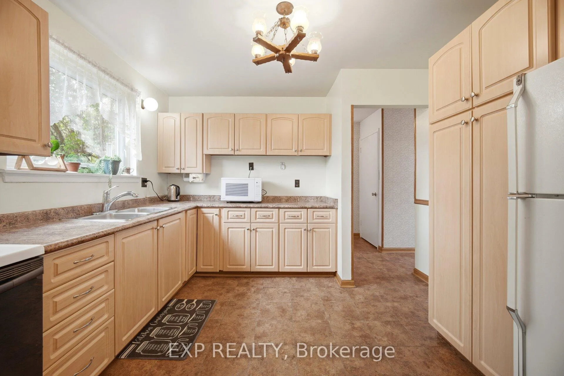 Photo 23 of 1 Flavian Crescent, Brampton, Southgate — HOMEH