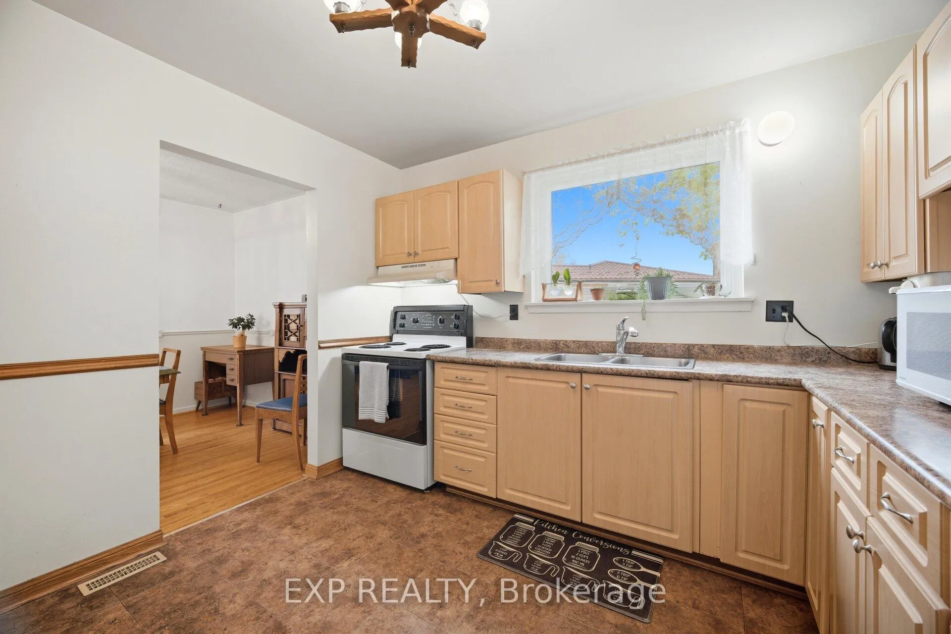 Photo 24 of 1 Flavian Crescent, Brampton, Southgate — HOMEH