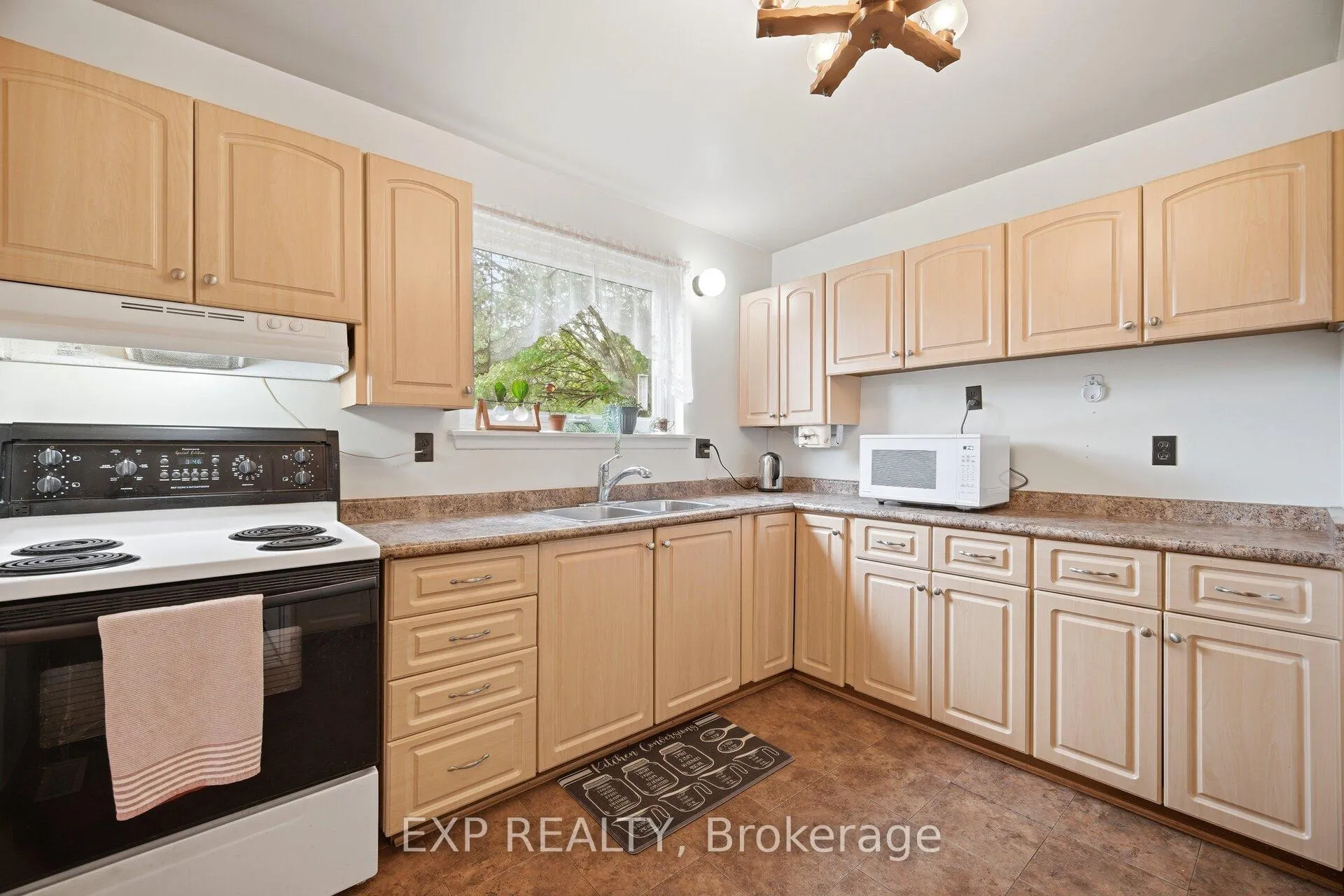 Photo 25 of 1 Flavian Crescent, Brampton, Southgate — HOMEH