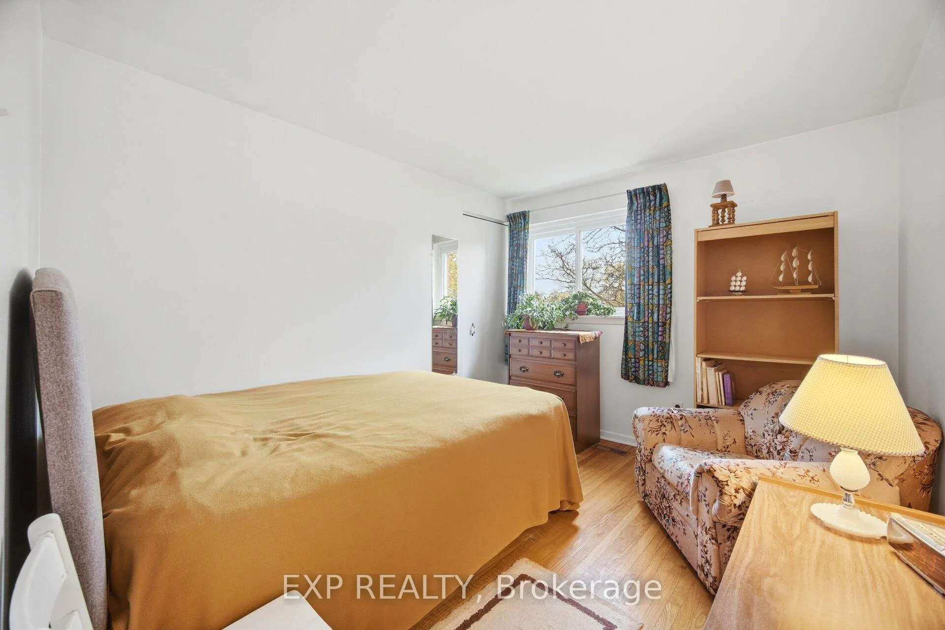 Photo 34 of 1 Flavian Crescent, Brampton, Southgate — HOMEH