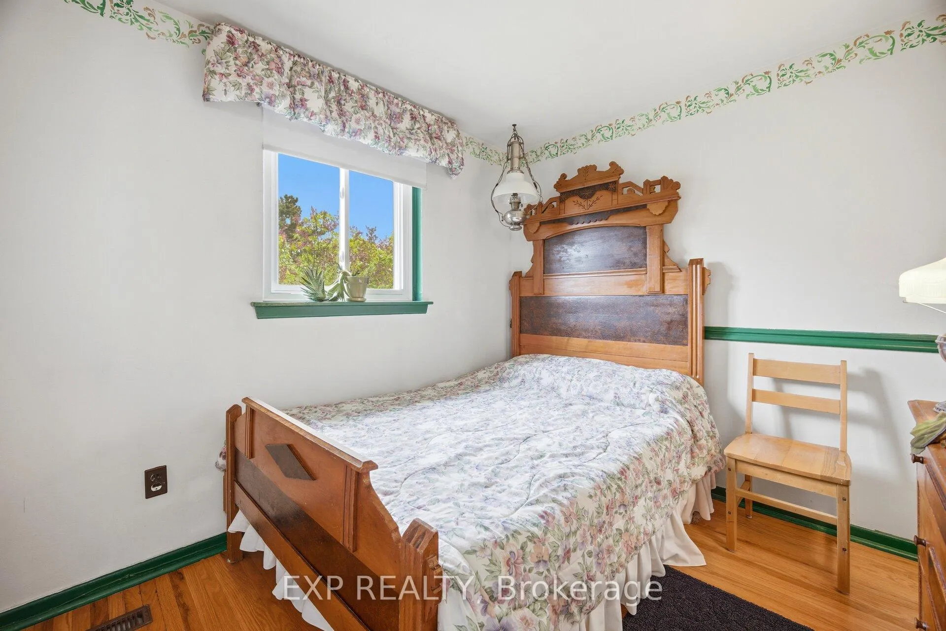 Photo 36 of 1 Flavian Crescent, Brampton, Southgate — HOMEH