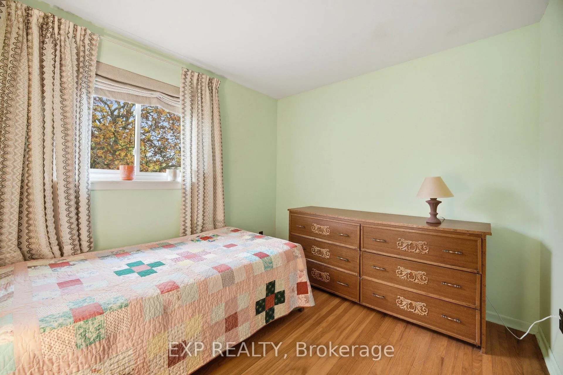 Photo 38 of 1 Flavian Crescent, Brampton, Southgate — HOMEH