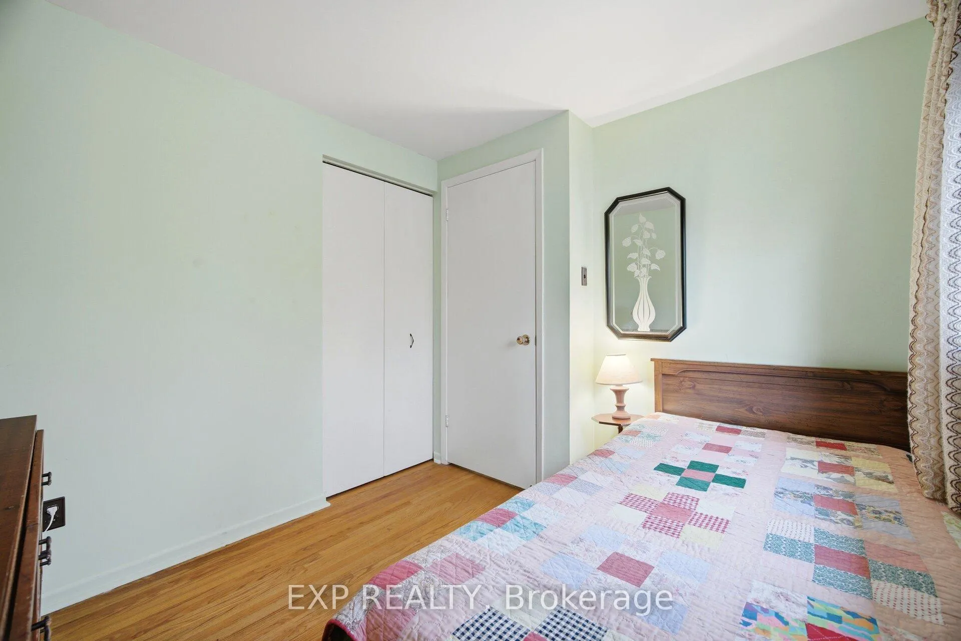Photo 40 of 1 Flavian Crescent, Brampton, Southgate — HOMEH