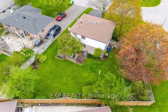 Photo 48 of 1 Flavian Crescent, Brampton, Southgate — HOMEH