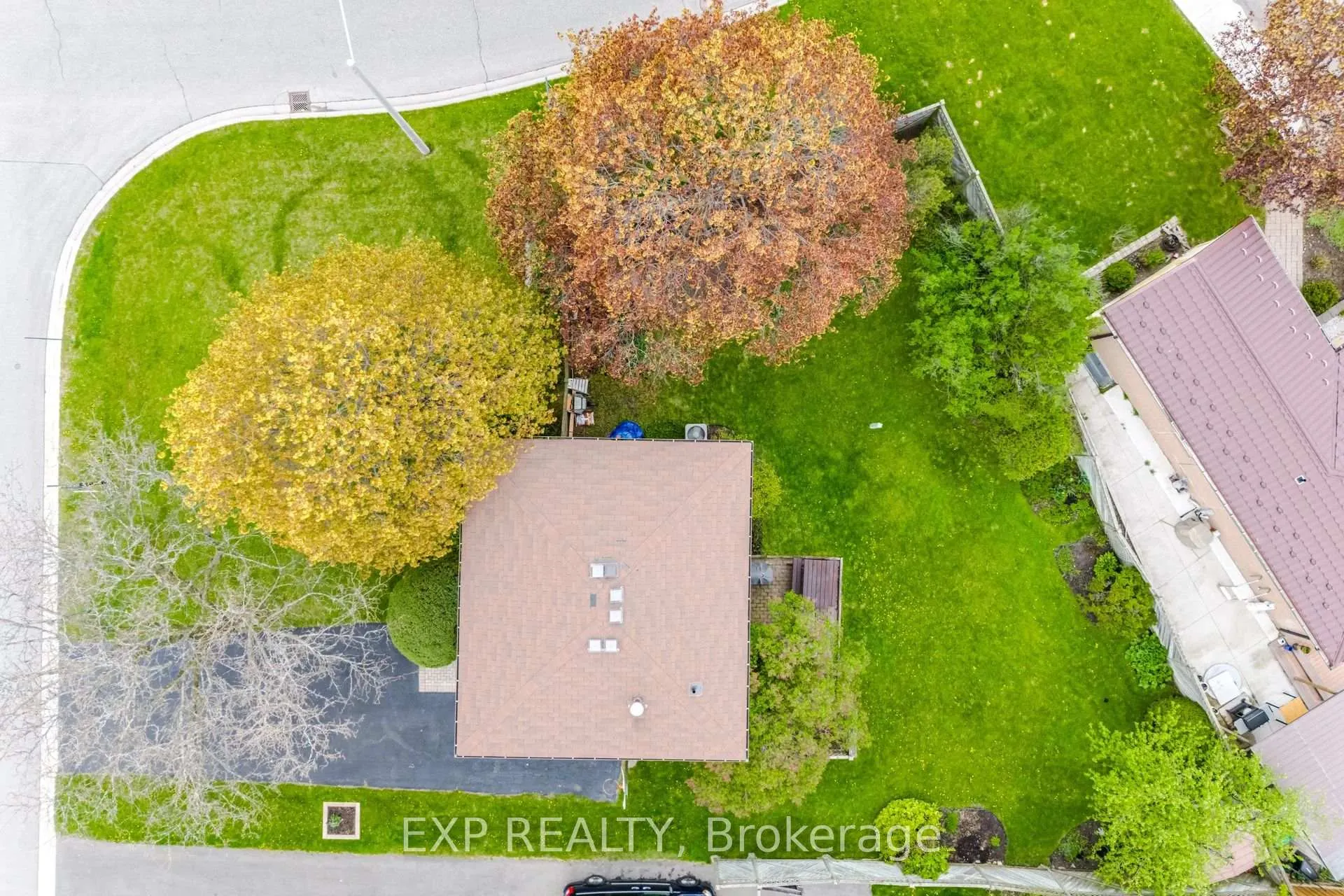 Photo 49 of 1 Flavian Crescent, Brampton, Southgate — HOMEH