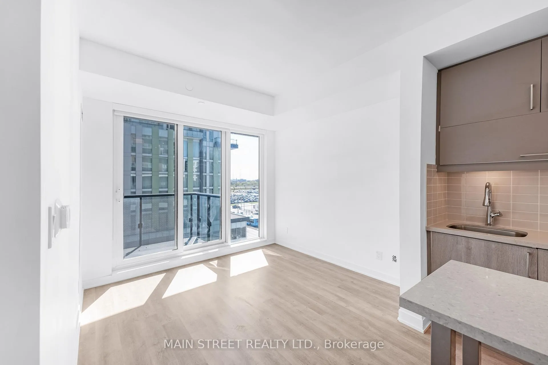 Photo 10 of Unit 716, 8119 Birchmount Road, Markham, Unionville — HOMEH