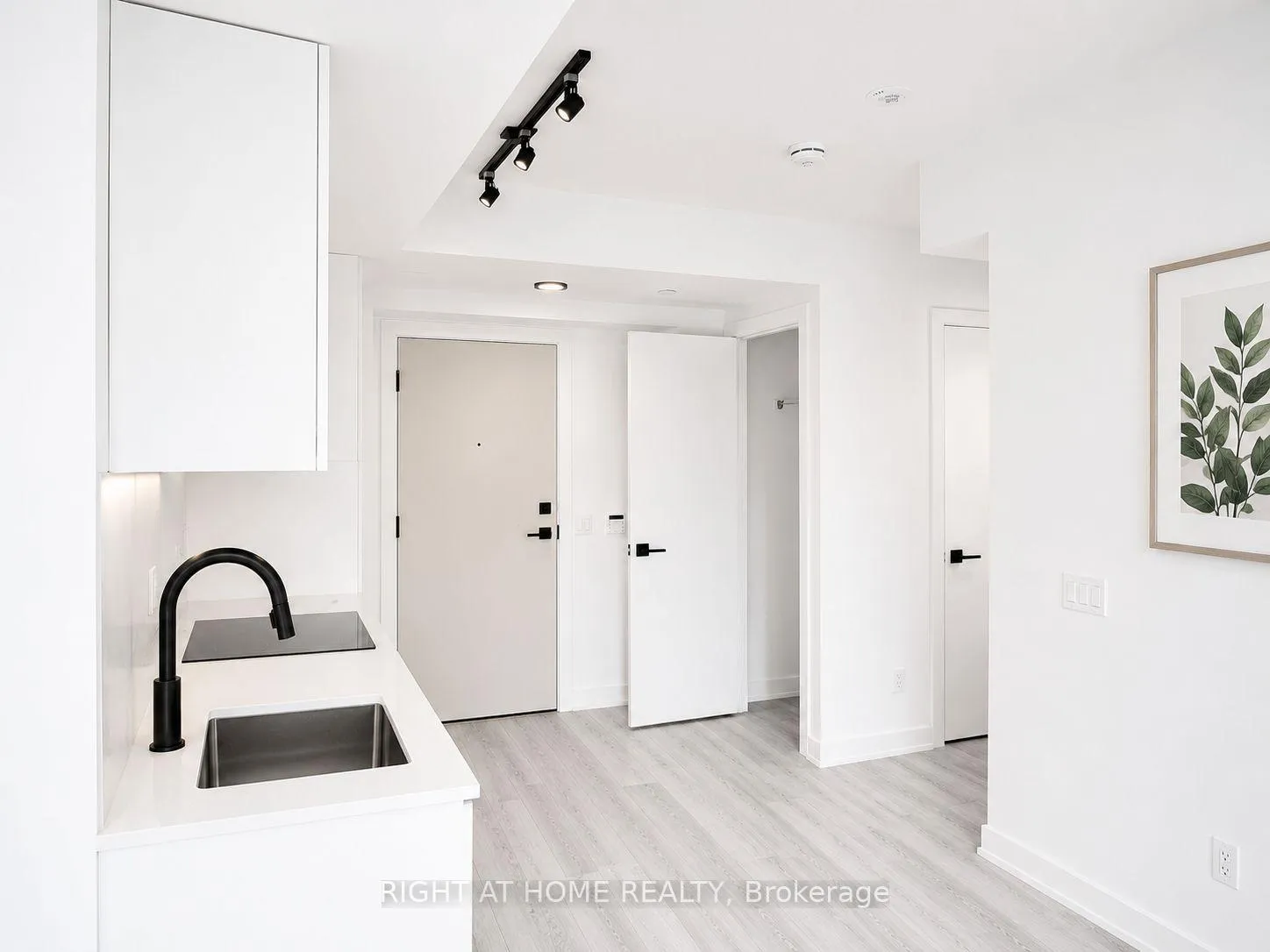 Photo 6 of Unit 1505, 327 King Street, Toronto, Waterfront Communities — HOMEH