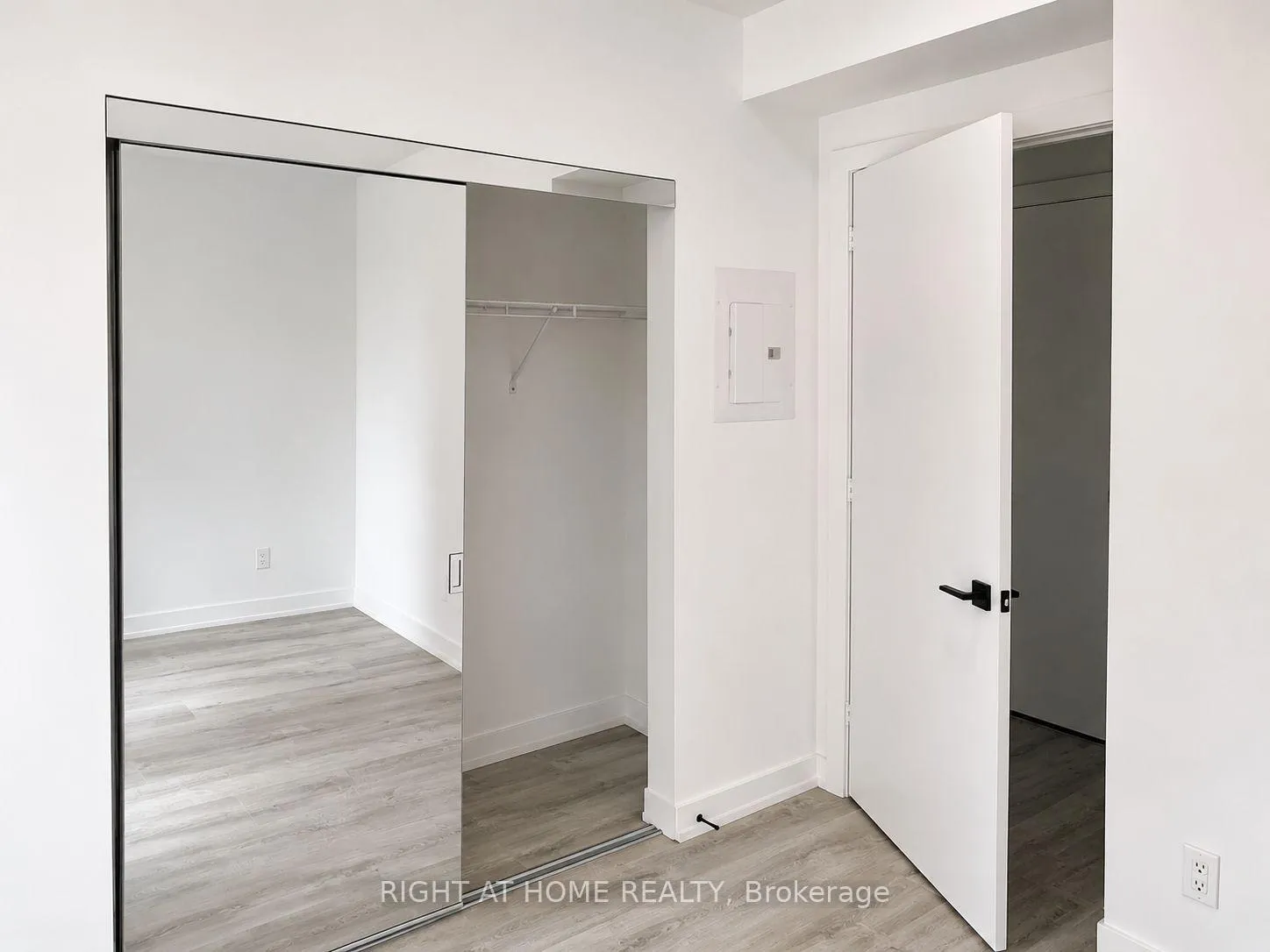 Photo 11 of Unit 1505, 327 King Street, Toronto, Waterfront Communities — HOMEH